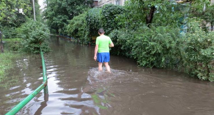 Наводнение в Киеве: Левый берег затопило (ФОТО, ВИДЕО)