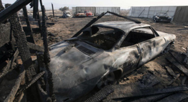 Жители Калифорнии, эвакуированные из-за лесных пожаров, возвращаются в свои дома