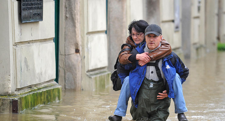 Наводнение в Европе бьет все рекорды (ФОТО, ВИДЕО)