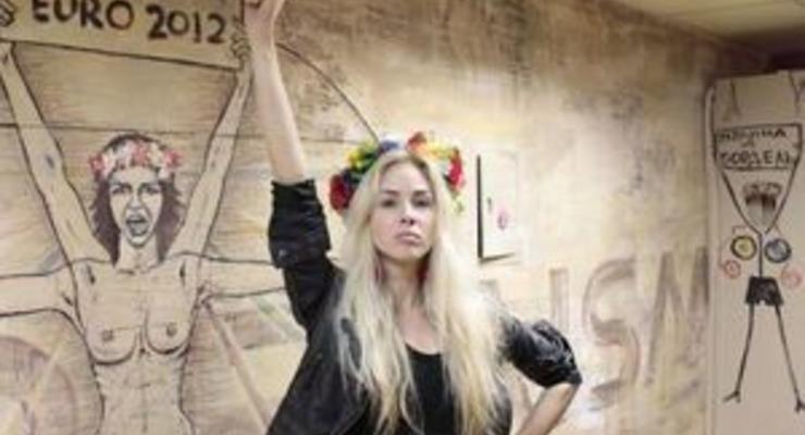 Активистку Femen Александру Шевченко депортировали из Туниса