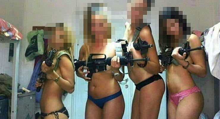 Эротические снимки девушек-солдат стали хитом интернета (ФОТО)