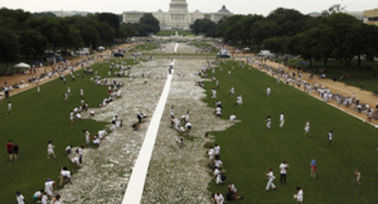 В Вашингтоне выложили инсталляцию из миллиона костей