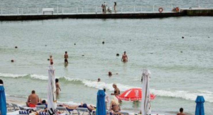 На одесских пляжах продлили запрет на купание в море