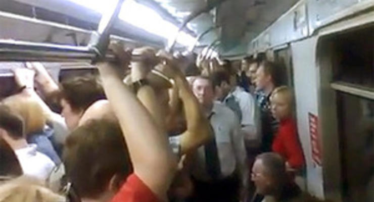 В московском метро в час пик 900 пассажиров застряли в тоннеле на 40 минут