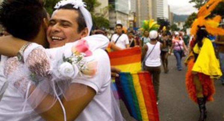 Почему многие геи против однополых браков? - Би-би-си