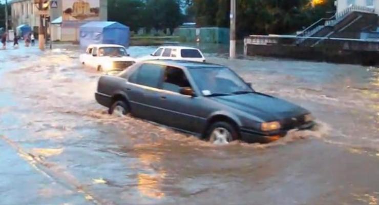 Потоп в Виннице обесточил город, улицы стали реками
