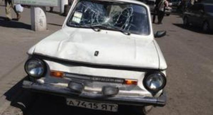 В Днепропетровске местные жители избили водителя, который на Запорожце сбил троих пешеходов