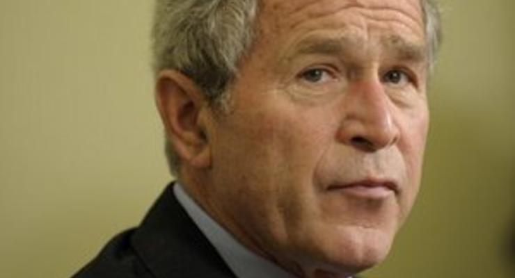 Самолет Джорджа Буша-младшего совершил экстренную посадку из-за задымления