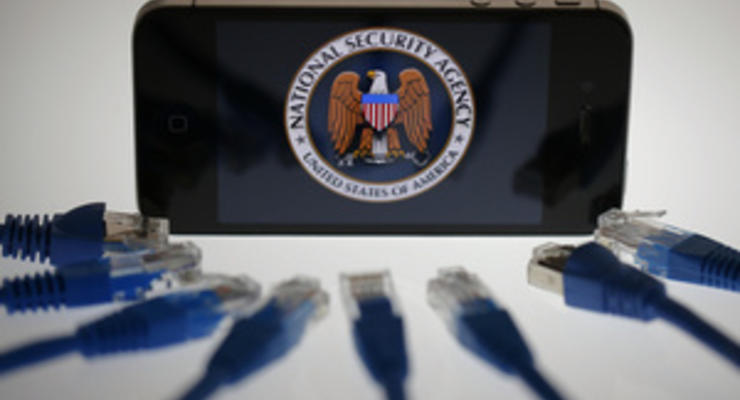 Скандал с прослушкой: спецслужбы США пытались расшифровать звонки Медведева