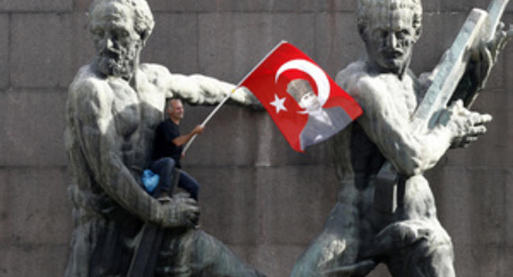 Турецкие профсоюзы намерены провести массовую забастовку