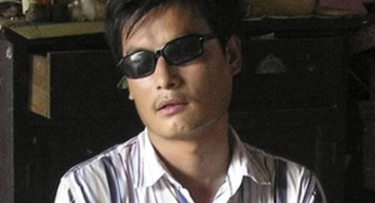 В США слепому китайскому диссиденту подарили гаджеты-шпионы - Reuters