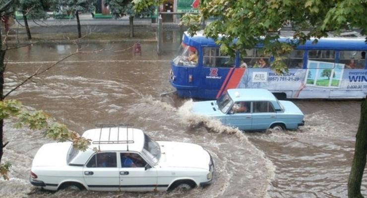 Харьков затопило за считанные минуты (ФОТО, ВИДЕО)