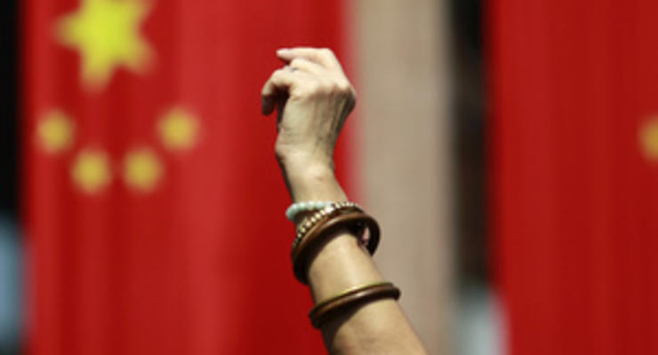 Конец шестидневного заточения: китайские рабочие отпустили на свободу начальника-американца
