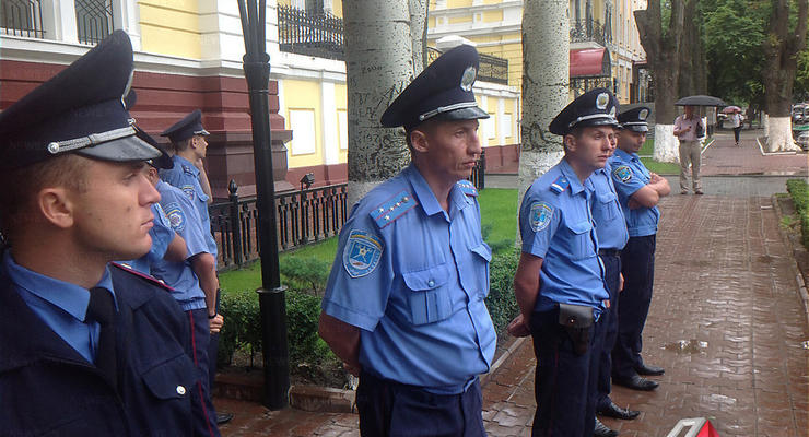 Митингующие Врадиевки перешли к зданию прокуратуры (ФОТО, ВИДЕО)
