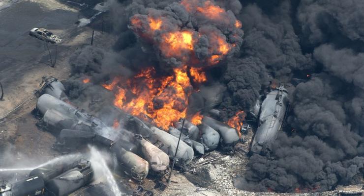 Взрыв состава с нефтью в Канаде: центр города разрушен (ФОТО, ВИДЕО)