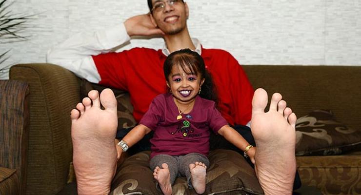 Размер имеет значение: самые большие и самые маленькие ноги в мире (ФОТО)