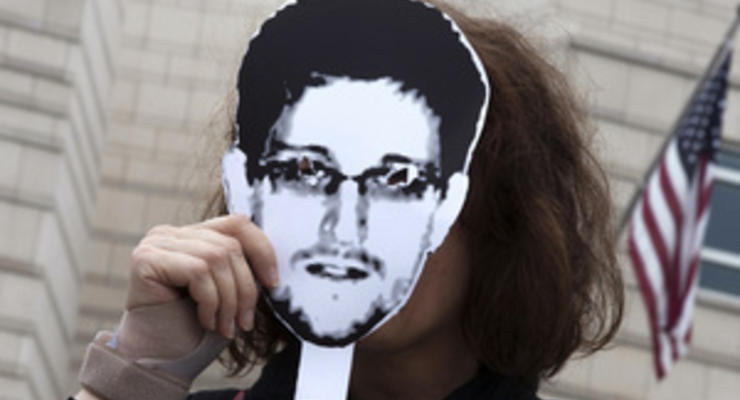 Сноуден направил в Венесуэлу прошение об убежище - Мадуро