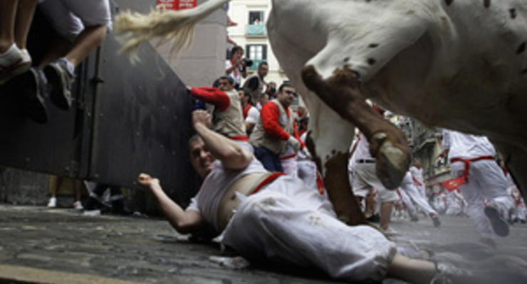 В Испании двухминутный забег быков закончился ранениями десятков человек