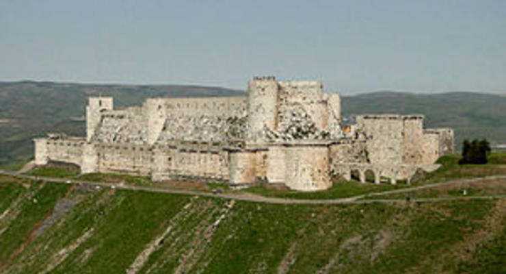 В Сирии авиаударом повредили крепость крестоносцев, внесенную в список ЮНЕСКО