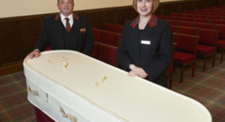 Похоронное бюро предлагает клиентам шерстяные гробы