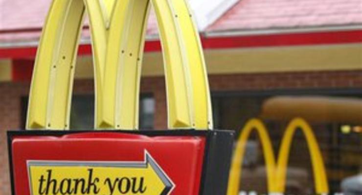 Британку оштрафовали за поход в McDonald's с пони