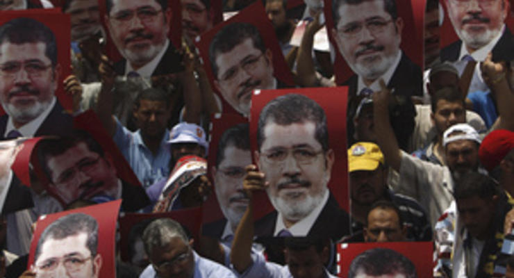 Семья Мурси намерена подать в суд на военных