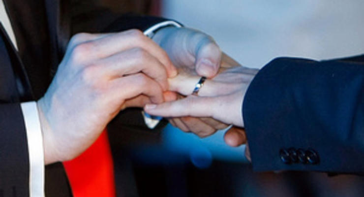 Во Франции одну из первых официальных гей-свадеб сыграли осужденные за убийства