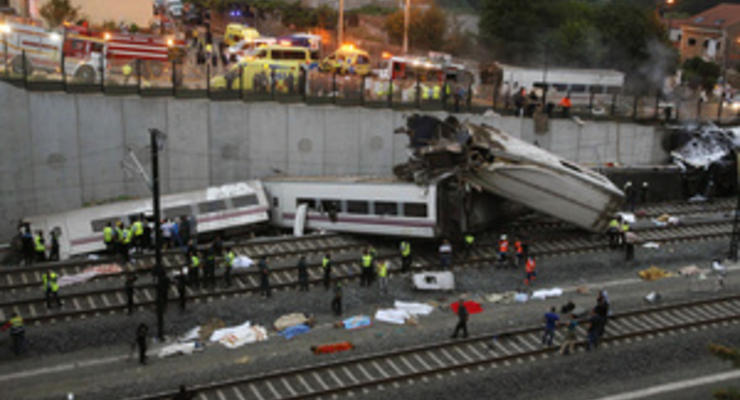 Машиниста потерпевшего крушение в Испании поезда взяли под стражу