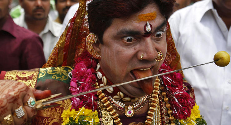 Шокирующая Индия: Фестивали в честь кровавых богинь (ФОТО)