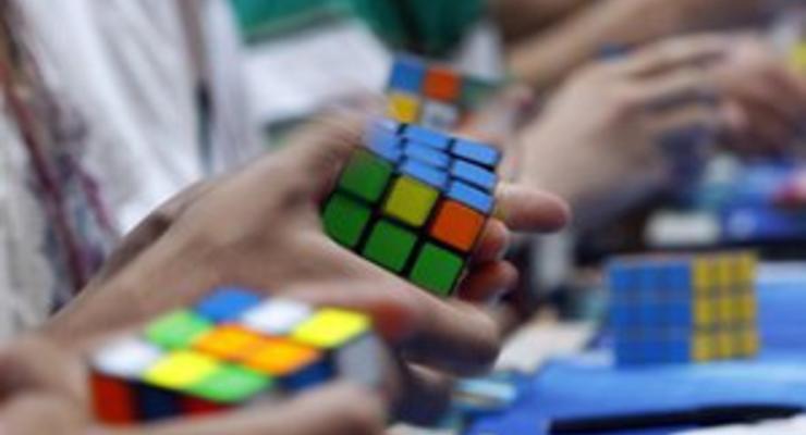 Житель Австралии собрал кубик Рубика за восемь секунд