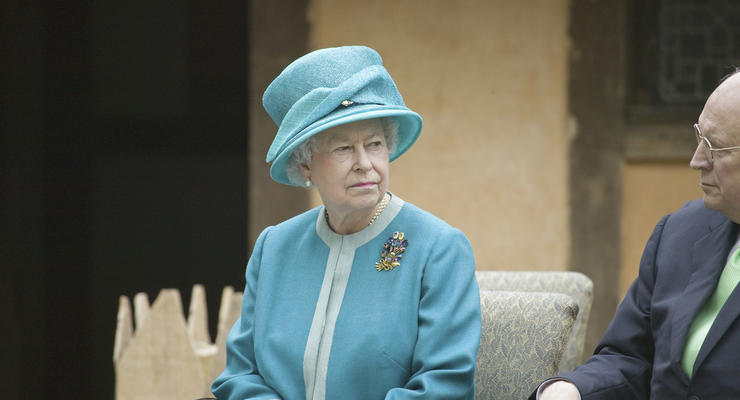 Безумие войны: рассекречена прощальная речь королевы Великобритании