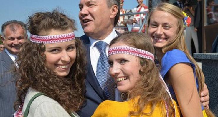 Девушки и дедушки: украинские политики с красотками (ФОТО)