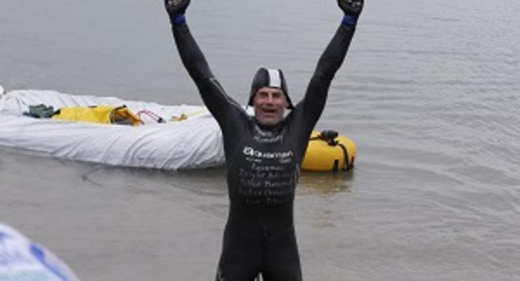 В США мужчина проплыл 35 километров с тонной кирпичей