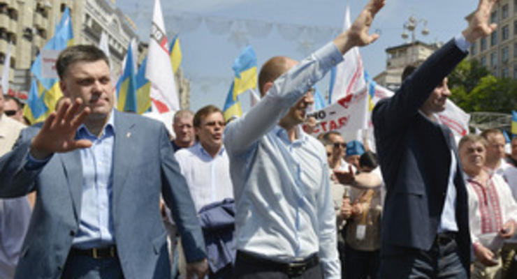 Суд обязал Яценюка опровергнуть информацию о причастности Клюева к провокациям на митинге 18 мая в Киеве