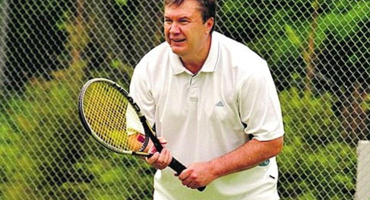 Янукович-теннисист и Азаров-пляжник: Как отдыхают наши политики