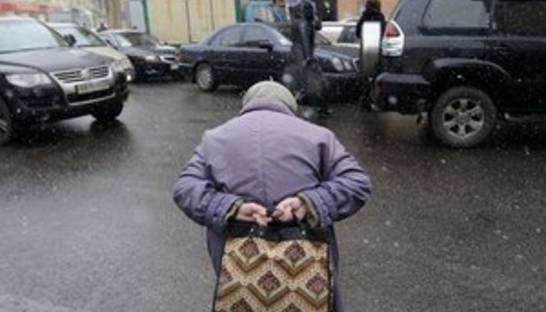 НГ: К осени Украина может остаться и без денег, и без газа