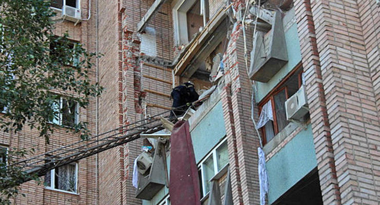 День в фото: Взрыв жилого дома в Луганске и имущество ректора-взяточника