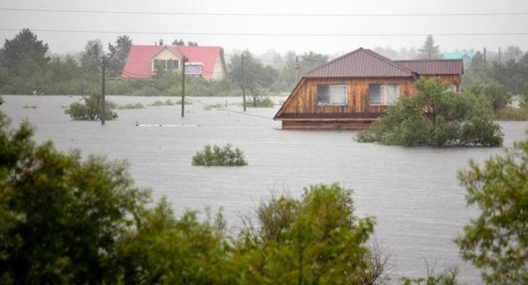 Россия тонет в воде: сильные ливни залили дома по крыши (ФОТО)
