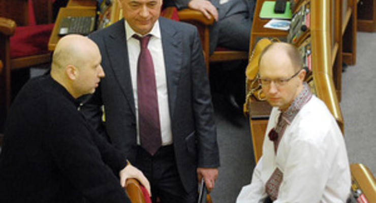 СМИ: Только 8% соратников Яценюка перешли из Фронту Змін в Батьківщину