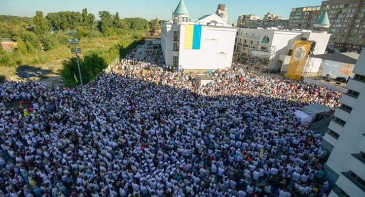 В Киеве на освящение Патриаршего собора собрались 20 тысяч паломников (ФОТО)