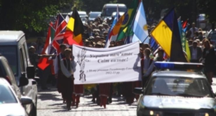 Во Львове прошло шествие в память о жертвах Голодомора 1932-33