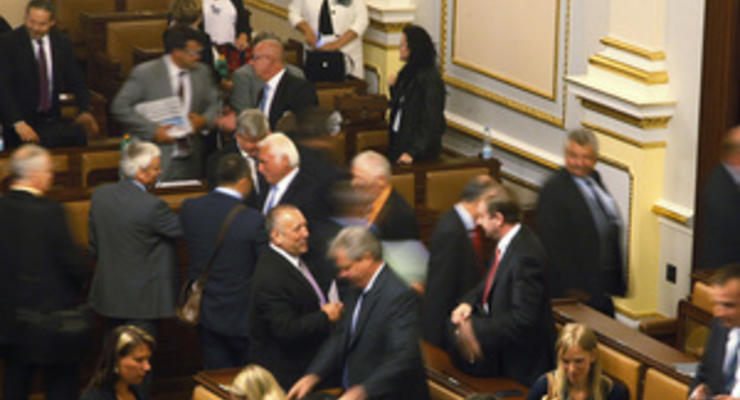 Парламент Чехии впервые в истории самораспустился
