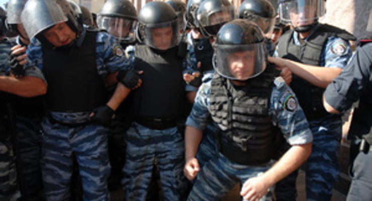 Активистов, задержанных за прорыв в Киевсовет, увезли в неизвестном направлении - депутат