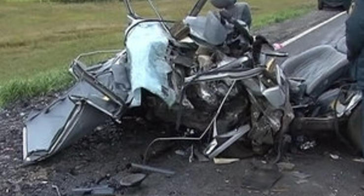 В Казахстане при столкновении двух автомобилей погибли десять человек