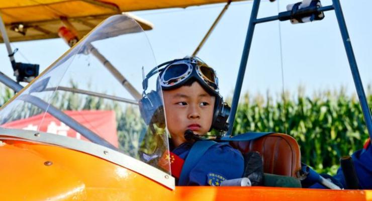 Пятилетний китаец стал самым юным пилотом в мире (ФОТО, ВИДЕО)