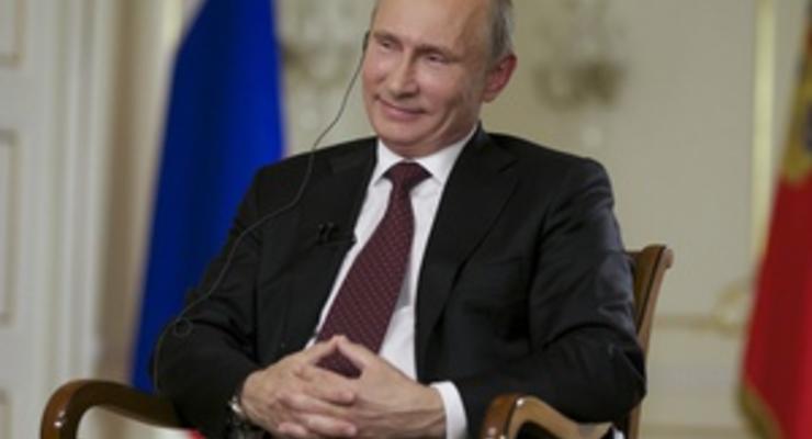 Путин признал заслуги геев в своем окружении и радужный флаг - Reuters