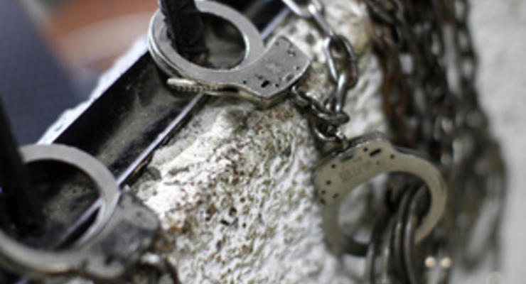 Трое жителей Хмельницкой области получили 5 и 2,5 лет тюрьмы за торговлю наркотиками