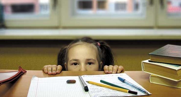 Киевские власти требуют от школ списки детей журналистов - СМИ