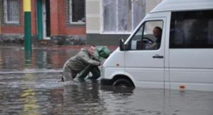 В Кировограде ливни затопили дороги