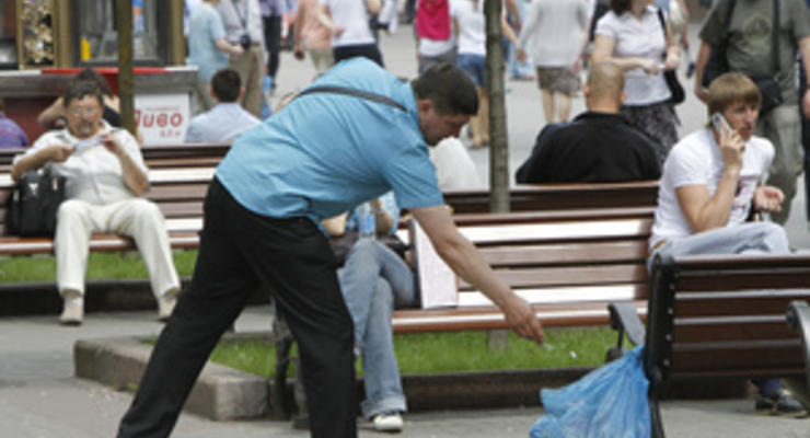 Киевская милиция будет штрафовать за брошенный мимо урны мусор и уничтоженные деревья